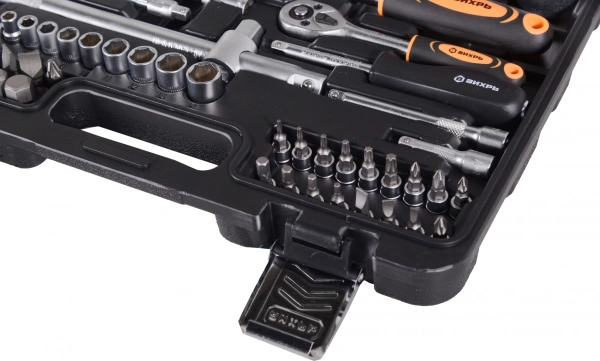 Набор инструментов Вихрь 82 предмета (жесткий кейс)