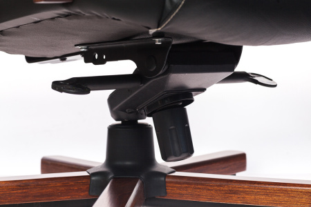 Кресло руководителя Бюрократ T-9923WALNUT черный кожа крестов. металл/дерево