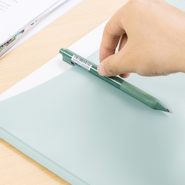 Конверт на кнопке Deli Linfini EF763 A4 гориз. расшир. гладкий полипропилен ассорти кнопка белая вне