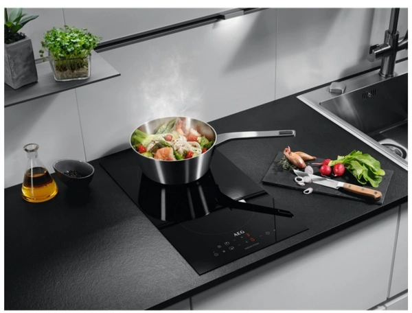 Варочная поверхность AEG IKB32300CB черный