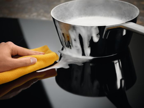 Индукционная варочная поверхность Electrolux LIB60420CK черный