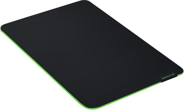 Коврик для мыши Razer Gigantus V2 Большой черный 450x400x3мм (RZ02-03330300-R3M1)
