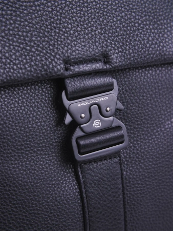 Рюкзак Piquadro Than CA6609S135/N черный кожа
