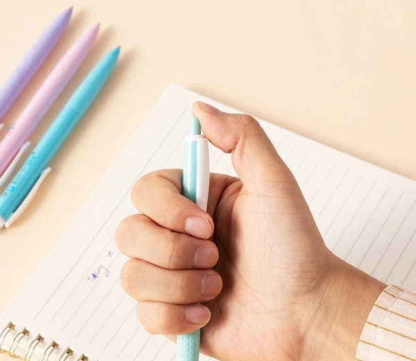 Ручка шариков. автоматическая Deli Every EQ44-BL ассорти/белый d=0.7мм син. черн. кругл. резин. манжета