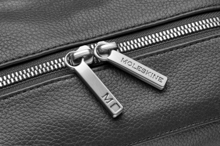 Рюкзак Moleskine Classic Leather ET74UBKBK черный кожа