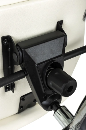 Кресло руководителя Бюрократ _DAO белый кожа крестов. алюминий