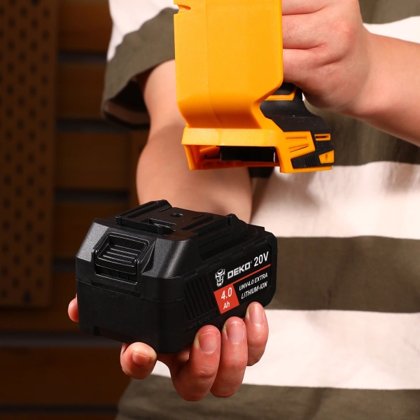 Батарея аккумуляторная Deko UNV4.0 EXTRA 20В 4.0Ач Li-Ion (063-4496)