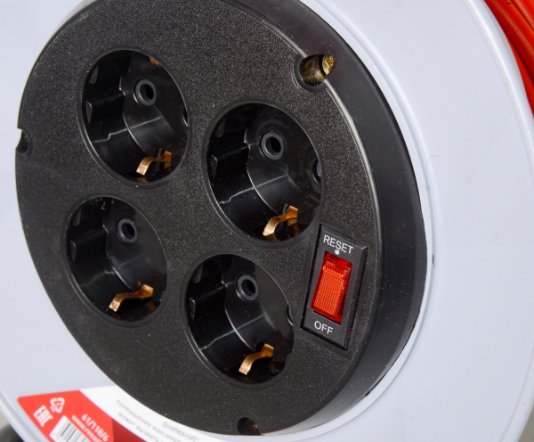 Удлинитель силовой Ресанта СУ-3х1,5-30/2 (61/118/6) 2x1.0кв.мм 4розет. 40м ПВС катушка серый