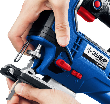 Лобзик Зубр ЛП-700 К 700Вт 3000ходов/мин от электросети (кейс в комплекте)