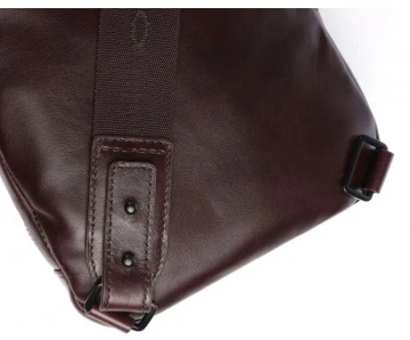 Рюкзак слинг Piquadro Blue Square Revamp CA5577B2V/MO кр.дерево кожа