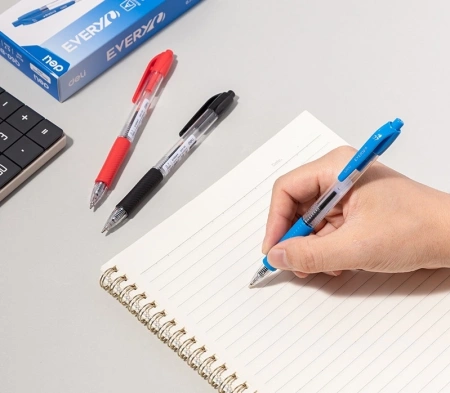 Ручка шариков. автоматическая Deli Every EQ60-BL прозрачный/синий d=0.7мм син. черн. кругл. резин. манжета