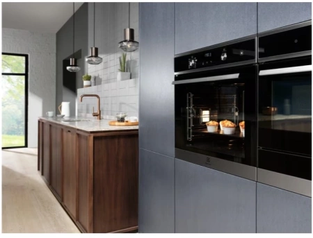 Духовой шкаф Электрический Electrolux EOD6F77WZ черный