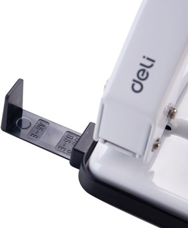 Дырокол Deli E0138 макс.:35лист. металл ассорти отв.:2 с линейкой