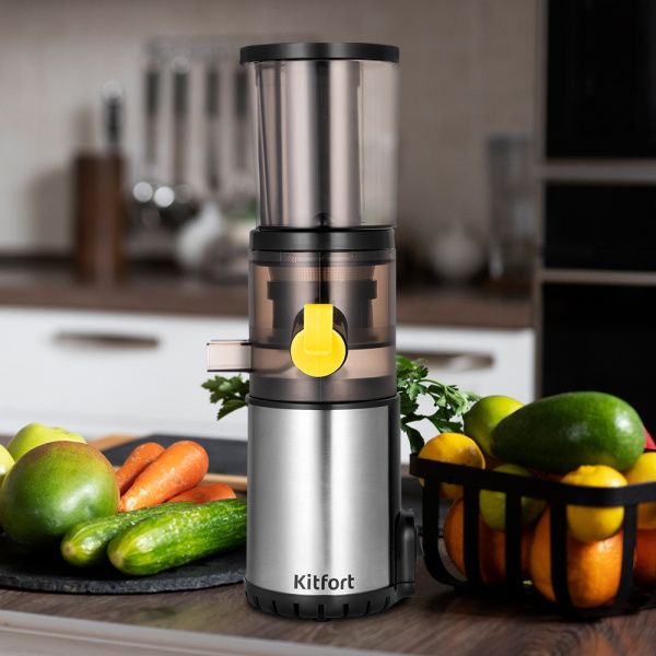 Соковыжималка шнековая Kitfort КТ-1152 100Вт серебристый/черный
