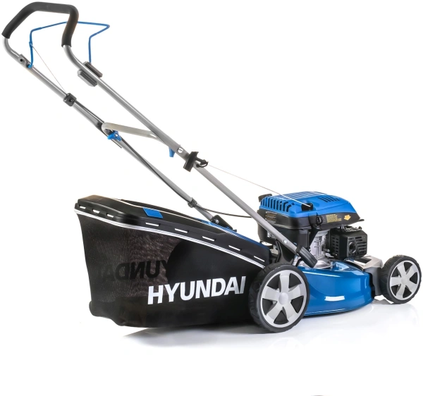 Газонокосилка роторная Hyundai L 4620 бензиновая 2800Вт
