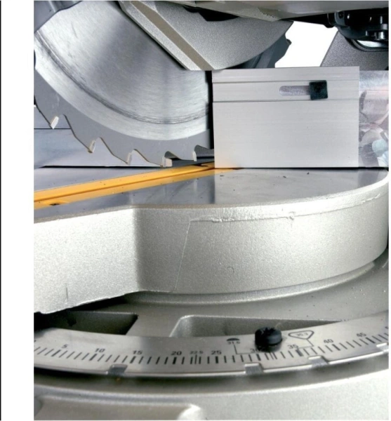 Торцовочная пила DeWalt D27111-QS 1500Вт 3000об/мин d=305мм