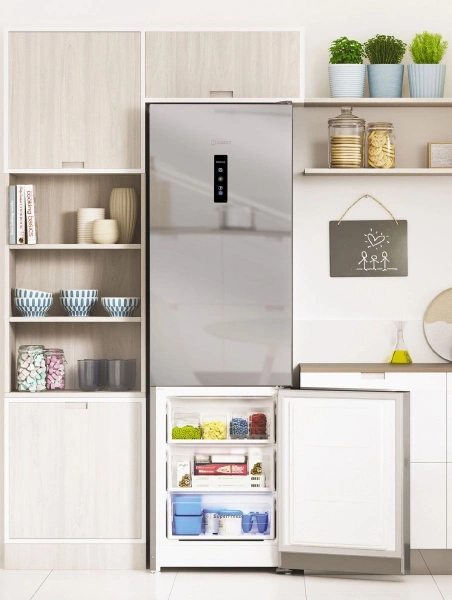 Холодильник Indesit ITS 5200 XB 2-хкамерн. нержавеющая сталь