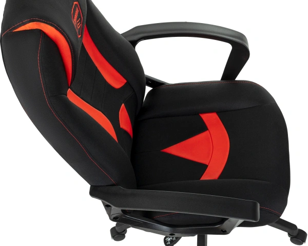 Кресло игровое Zombie 200 черный/красный ткань/эко.кожа крестов. пластик