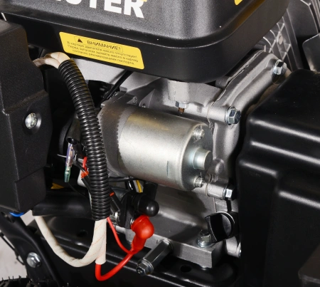 Снегоуборщик бензин. Huter SGC 4800B 7л.с.