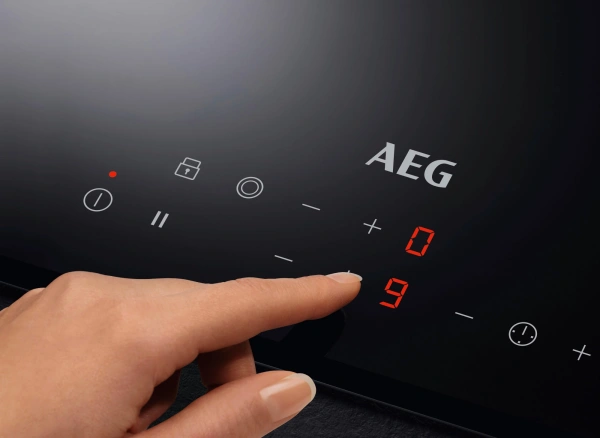 Варочная поверхность AEG IKB32300CB черный