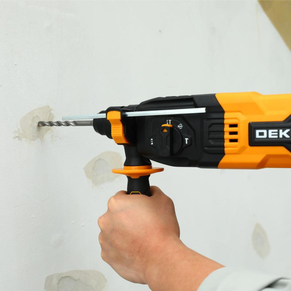 Перфоратор Deko DKH850W патрон:SDS-plus уд.:3Дж 850Вт