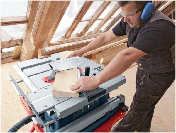 Циркулярная пила (дисковая) Bosch GTS 10 XC 2000Вт (настольная) D диска.:254мм (0601B30400)