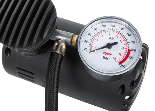 Автомобильный компрессор Starwind CC-100 15л/мин шланг 0.45м