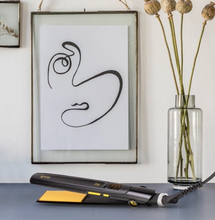 Выпрямитель Vitek VT-8400 45Вт черный макс.темп.:230С покрытие:керамическое