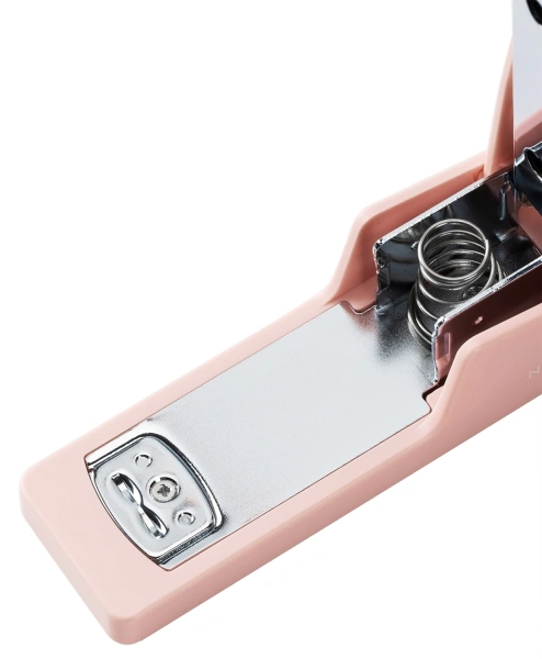 Степлер Deli ENS084 Nusign 24/6 26/6 (20листов) розовый 100скоб коробка