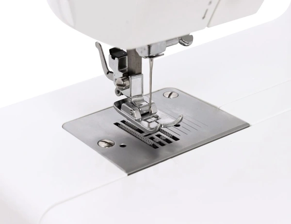 Швейная машина Singer Studio 15 белый