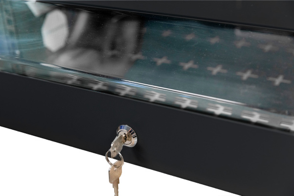 Шкаф коммутационный NTSS (NTSS-SOHO5U-BL) настенный 5U 520x140мм пер.дв.стекл несъемн.бок.пан. 80кг