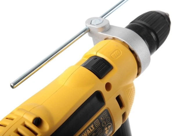 Дрель ударная DeWalt DWD024 701Вт патрон:быстрозажимной реверс