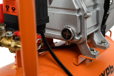 Компрессор поршневой Вихрь КМП-400/50 масляный 400л/мин 50л 2500Вт оранжевый