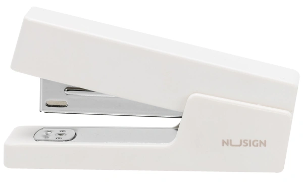 Степлер Deli ENS084 Nusign 24/6 26/6 (20листов) белый 100скоб коробка