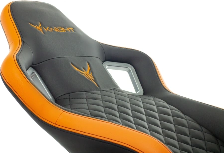 Кресло игровое Knight Outrider черный/оранжевый ромбик эко.кожа с подголов. крестов. металл