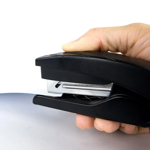 Степлер Kw-Trio 5564 Half-strip Bias 24/6 26/6 (20листов) черный 100скоб