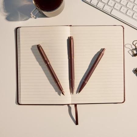 Ручка шариков. Parker IM Monochrome K328 (2190514) Burgundy PVD M чернила син. подар.кор.