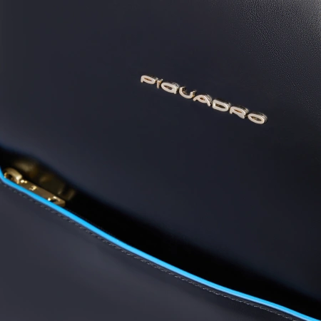 Рюкзак женский Piquadro Blue Square CA6678B2/N черный кожа