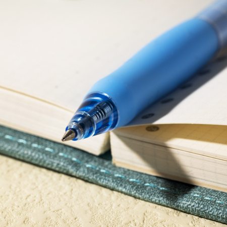 Набор ручек гелев. Deli (EG60-BK-P) авт. корп.ассорти чернила черн. кор.карт. (12шт) линия 0.5мм рез