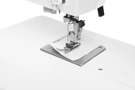 Швейная машина Janome 1522 RD белый