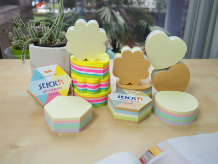Блок самоклеящийся бумажный Stick`n 21831 67x67мм 250лист. пастель+крафт ассорти "круг"