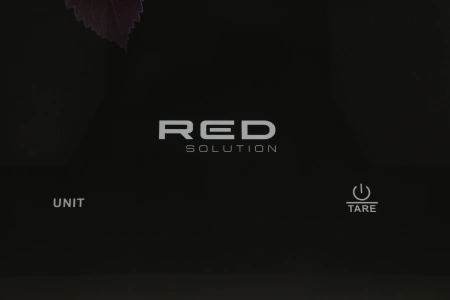 Весы кухонные электронные Red Solution S728 макс.вес:10кг черный/НейроМалина
