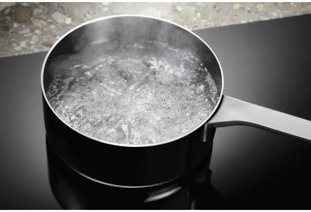 Индукционная варочная поверхность Electrolux EIV63443 черный