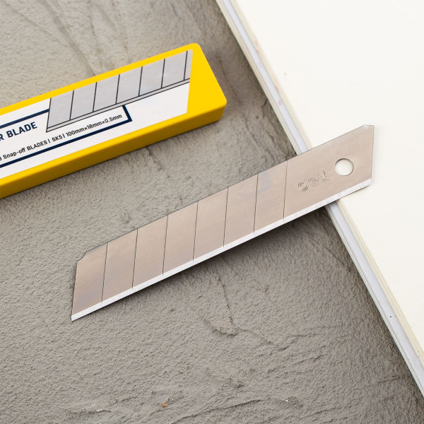 Лезвия для канцелярского ножа Deli E2011 шир.лез.18мм сталь (упак.:10шт) пласт.кор.