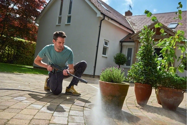 Минимойка Bosch UniversalAquatak 125 1500Вт (06008A7A00)