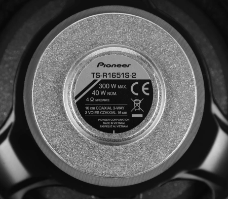 Колонки автомобильные Pioneer TS-R1651S-2 (без решетки) 300Вт 90дБ 4Ом 16.5см (6 1/2дюйм) (ком.:2кол.) коаксиальные трехполосные
