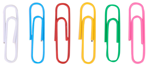 Скрепки Deli E39716 пластиковая оболочка 33мм ассорти (упак.:100шт) картонная коробка