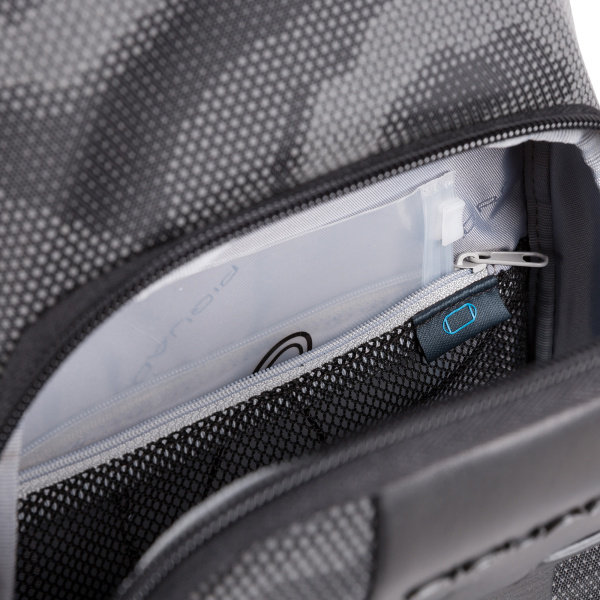 Рюкзак слинг унисекс Piquadro Brief2 CA4536BR2/CAMOREFN черный камуфляж нейлон