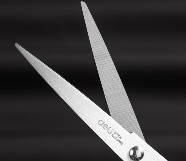 Ножницы Deli EM600 офисные 170мм ручки пластиковые сталь ассорти чехол с европод.