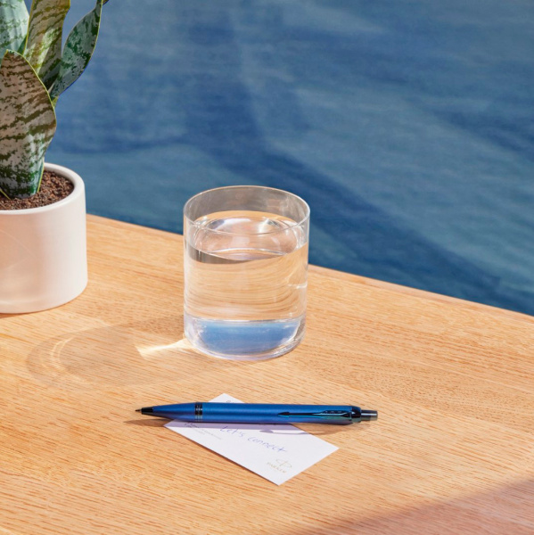 Ручка шариков. Parker IM Monochrome K328 (CW2172966) Blue PVD M син. черн. подар.кор.